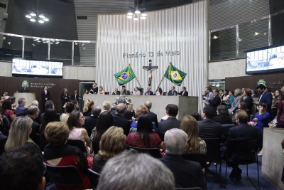 Médicos são homenageados em solenidade na Assembleia