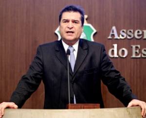 O deputado João Jaime está articulando um &quot;bloquinho&quot; de oposição ao Governo do Estado e já fez convite a alguns colegas oposicionistas na AL