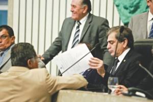 O presidente da Assembleia Legislativa, Zezinho Albuquerque, afirmou que a matéria segue agora para a sanção do governador Cid Gomes