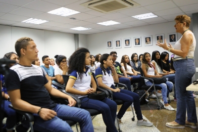 O Parlamento e sua História recebe estudantes de escola do Montese