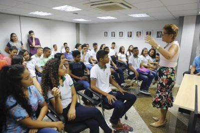 AL recebe a visita de estudantes do CAIC Raimundo Gomes de Carvalho