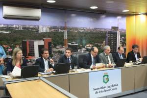 Deputados participam de reuniões das comissões