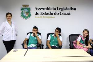 Alunos do colégio Liceu Domingos Brasileiro