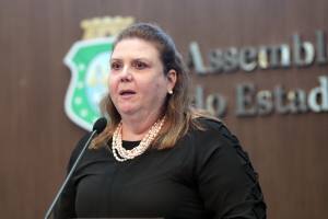 Dep. Fernanda Pessoa (PR)