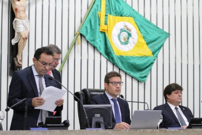 Votação durante sessão legislativa desta terça-feira