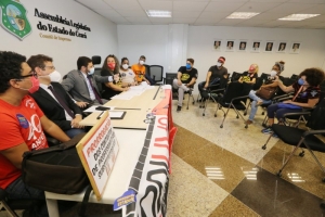 Reunião entre Deputados, estudantes, professores e coordenadores de cursos 