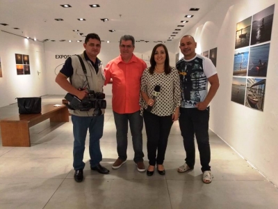 Siga-me visita exposição fotográfica &quot;Do Outro Lado da Ponte&quot;