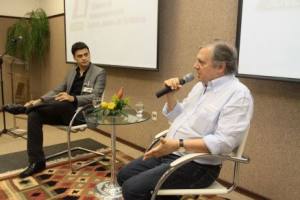 Tasso e o presidente da CDL Jovem Pablo Guterres, que qualificou o evento como apartidário 