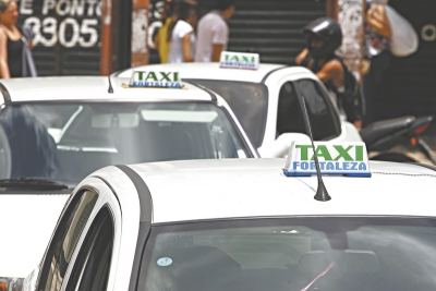 Medida deve beneficiar 490 taxistas e é específica para veículos que foram objeto de concorrência 001/2014, da Prefeitura de Fortaleza 