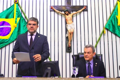 Leitura do expediente na abertura da sessão plenária desta quinta-feira