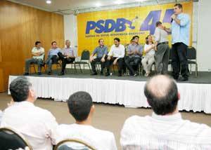 O PSDB, que reuniu os seus pré-candidatos na última segunda, está visitando as comunidades para apresentar propostas durante sua convenção