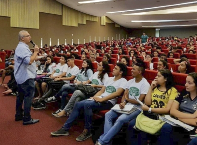 Estudantes do projeto ALcance se destacam no Enem