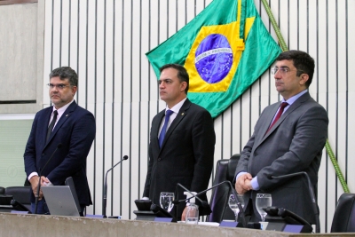 Plenário da Alece presta minuto de silêncio em razão do falecimento do ex-prefeito do município de Ipu, José Carlos Sobrinho