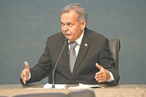 Paulo Facó (foto) e Mário Hélio, dois dos deputados estaduais que não voltarão para a Assembleia, culpam as direções dos seus partidos