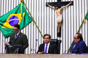 Leitura do expediente na abertura da sessão plenária desta quinta-feira 