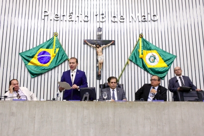 Plenário AL-CE durante votação na sessão plenária desta quinta-feira