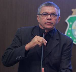 Na ocasião, o deputado Delegado Cavalcante criticou a lentidão no julgamento de registro de candidaturas no Ceará por parte do TRE