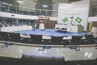 A ausência de deputados em plenário tem se estendido às sessões ordinárias da Casa. Há dias em que deputados discursam para poucos colegas ( Foto: José Leomar )