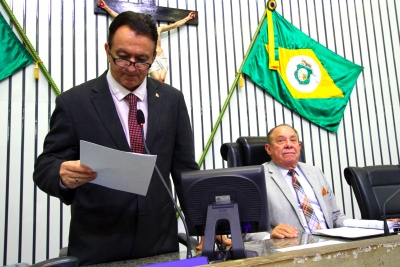 Leitura do expediente na abertura da sessão plenária desta quinta-feira