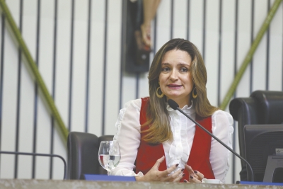 Augusta Brito (PCdoB), Procuradora Especial da Mulher, diz que apresentações teatrais sobre o tema devem ter mais apelo entre os jovens 