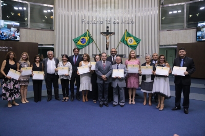 Sessão solene foi realizada no Plenário 13 de Maio