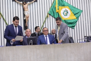 AL aprova um projeto de lei complementar e cinco projetos de lei do Executivo