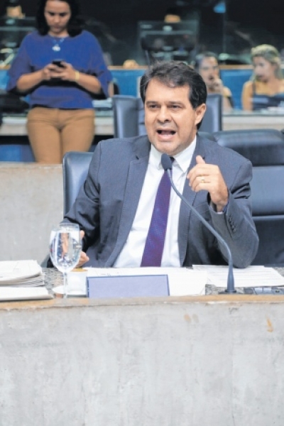 Líder do Governo, Evandro Leitão, diz que buscará ampliar discussões de projetos na Casa