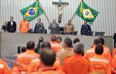 Alece celebra 33 anos do BSU do Corpo de Bombeiros Militar do Ceará