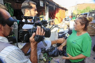 Histórias de vida de catadoras de Fortaleza são tema de vídeo da TV Assembleia