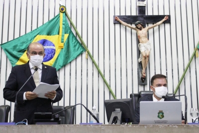 Leitura do expediente da sessão plenária desta quinta-feira, realizada pelo sistema híbrido