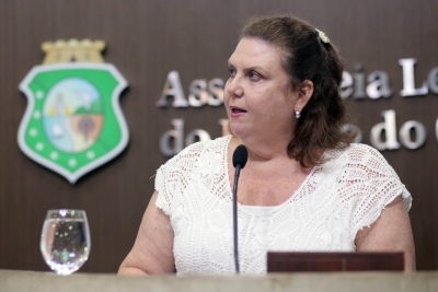 Dep. Fernanda Pessoa (PR)