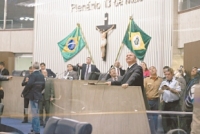 Em meio aos pronunciamentos na tribuna, princípio de incêndio em um refletor no teto do Plenário 13 de Maio fez a sessão ser interrompida