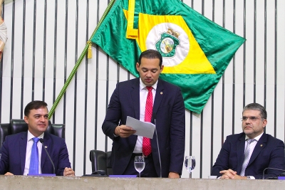 Leitura do expediente na abertura da sessão plenária desta quinta-feira