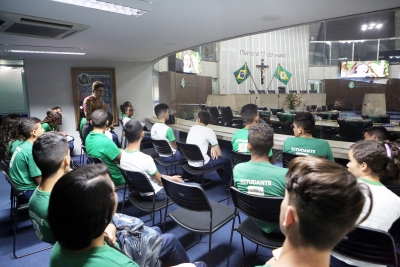 Alunos da Escola Municipal de  Acarape conhecem Assembleia