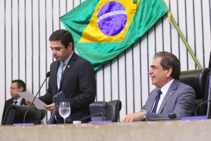 Leitura do expediente na abertura da sessão plenária