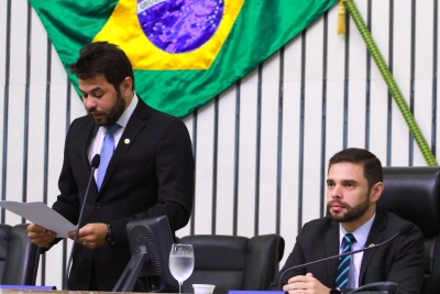 Leitura do expediente na abertura da sessão plenária desta quinta-feira