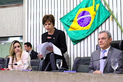 Leitura do expediente na abertura da sessão plenária desta quarta-feira