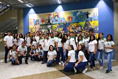 Alunos da Escola de Ensino Médio de Tempo Integral Anchieta