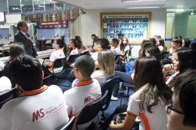 Projeto O Parlamento e sua História recebe estudantes de 9º ano, do Colégio Manuel da Silva