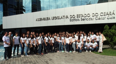 Alunos visitam a ALCE