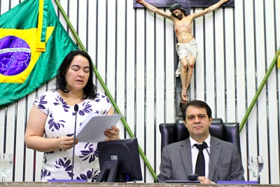 Leitura do expediente na abertura da sessão plenária desta quinta-feira