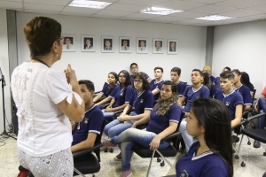 Assembleia recebe a visita de estudantes da Escola Renato Braga