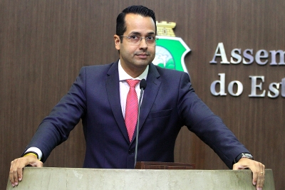 Deputado Vitor Valim