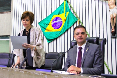 Leitura do expediente na abertura da sessão plenária desta quarta-feira