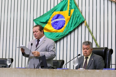 Leitura do expediente na abertura da sessão plenária