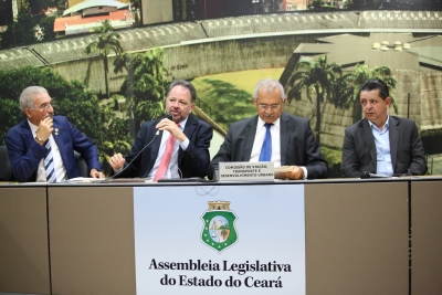 AL debate situação de trabalhadores que oferecem serviços por aplicativos