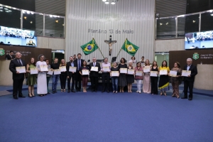 AL homenageia 32 voluntários do Hospital São José