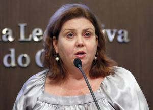 Dep. Fernanda Pessoa (PR)