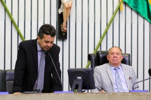 Leitura do expediente na abertura da sessão plenária desta quarta-feira 