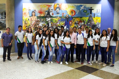 Alunos da Escola de Ensino Fundamental (EEF) Maria do Socorro Gouveia